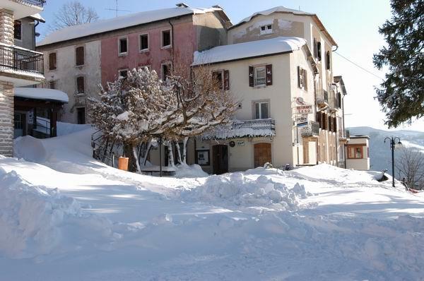 Albergo Ristorante Leso Bosco Chiesanuova Buitenkant foto